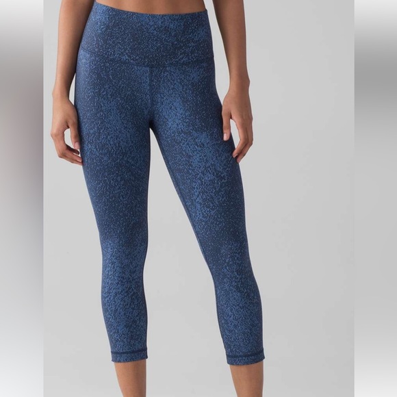 Lululemon crops - Picture 7 of 10